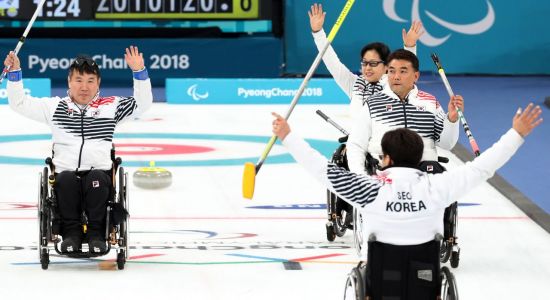 패럴림픽 남자 컬링 대표팀, 중국 꺾고 예선 1위로 4강행