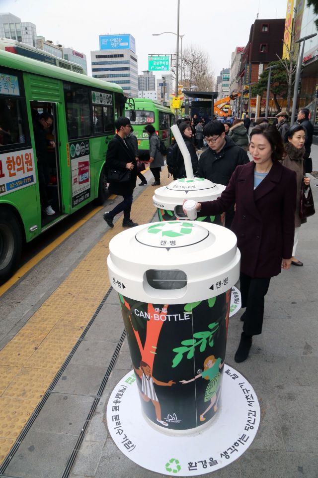 "연간 190억장…'비닐봉투 중독' 한국인, 세계적 망신"