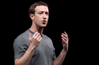 침묵 깬 저커버그 "페이스북 정보보호 책임…모든 앱 조사할 것" 