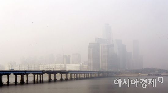 [포토] 미세먼지에 갇힌 여의도