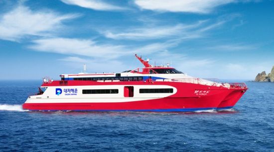 403명 탄 여객선 침수 원인은 '정체불명 물체와 충돌'