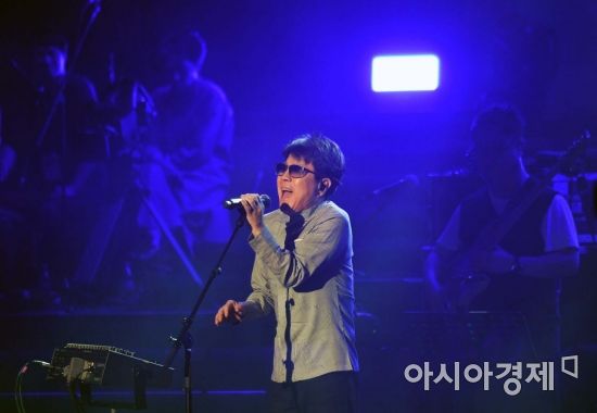 [포토] 리허설하는 가수 조용필
