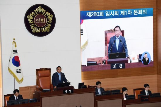 양준욱 서울시의회의장, 임기 내 마지막 임시회 진행 