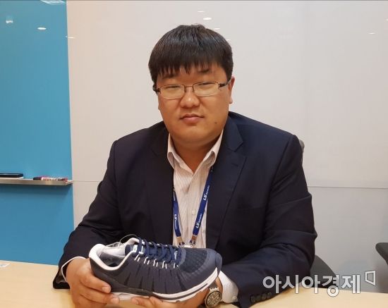 '올바른 걸음걸이' 전도사 "보행주기 맞는 한국형 신발 개발한다"