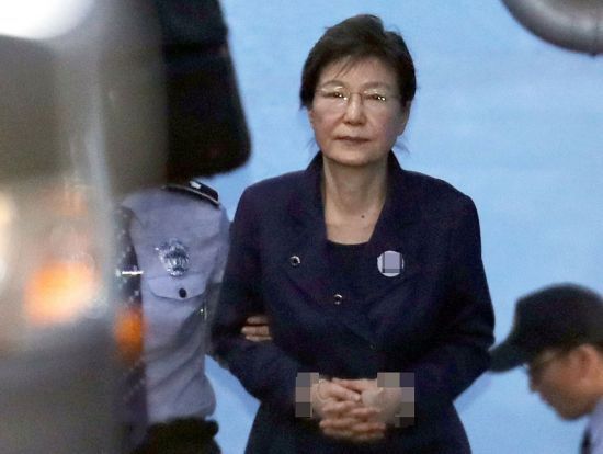박근혜 전 대통령, 재판 불참할 듯…선고는 오후 4시 지나