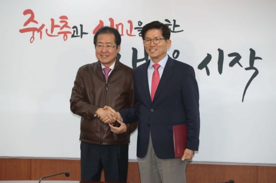 "연대보단 대결"…보수재편 놓고 2野 지방선거 '전쟁'
