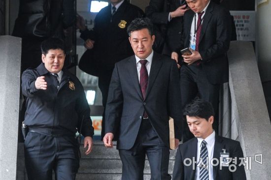 [포토] 무거운 표정의 박근혜 전 대통령 국선변호인