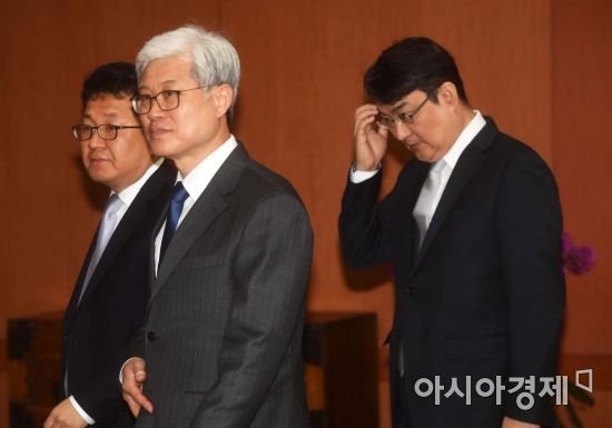 [포토]함께 이동하는 이윤제·오태규·박용민