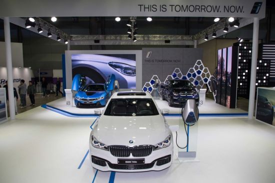 EV 트렌드 코리아 2018에 참가한 BMW 부스 전경