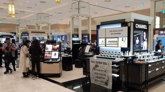 [르포]“샤넬에 정말 실망했어요”…샤넬 노사 갈등에 뿔난 소비자들