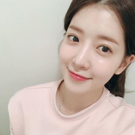 '으라차차 와이키키' 이이경-정인선, 1년간 비밀 연애…SNS에 밝힌 행복한 일상