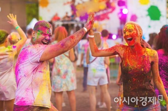 곡성군, 세계장미축제 기간 ‘로즈 컬러런’ 개최