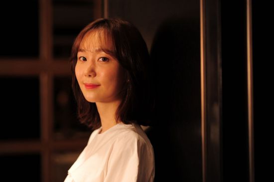 [라임라이트]어둡거나 유약하거나...이제부턴 더 밝게