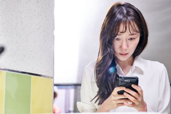 [라임라이트]어둡거나 유약하거나...이제부턴 더 밝게