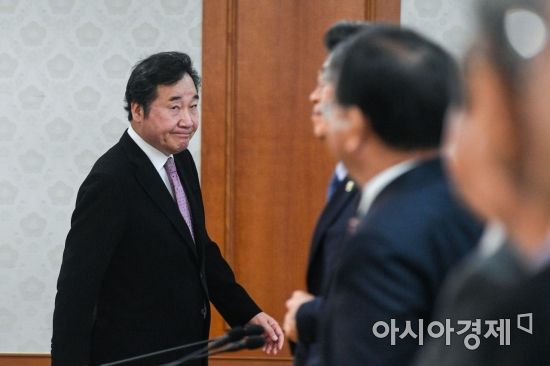 [포토] 이낙연 총리, 국정현안점검조정회의 참석