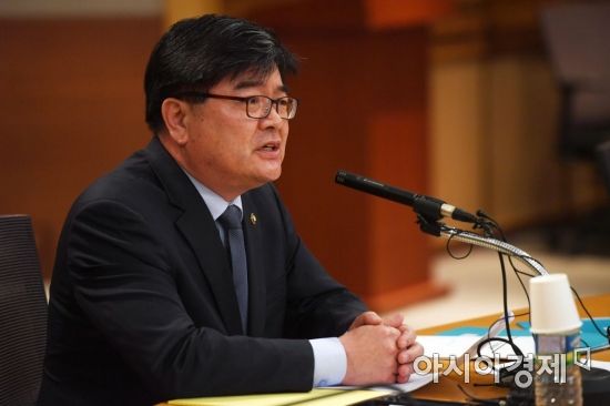 [포토]범정부 추경 대응 TF 2차 회의 주재하는 김용진 기재부 제2차관