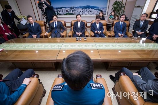 [포토]자유한국당, 이주민 서울지방경찰청장과 면담