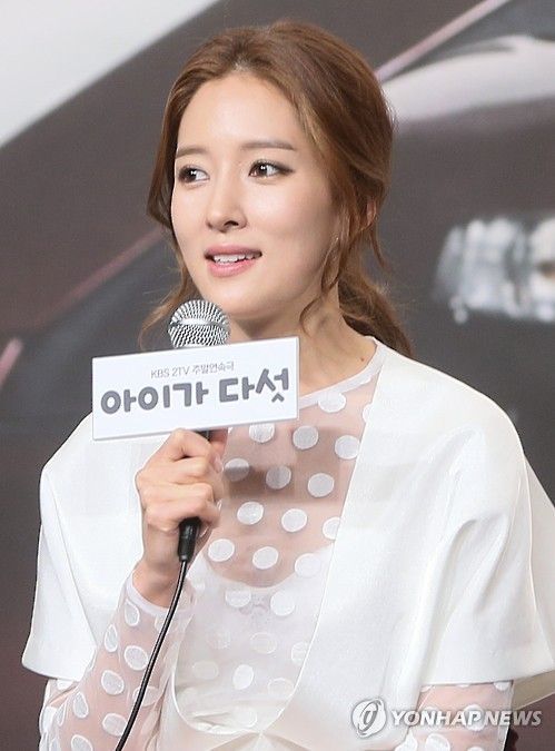 왕빛나, 프로골퍼 정승우와 결혼 11년만에 이혼…"사유는 성격차이"