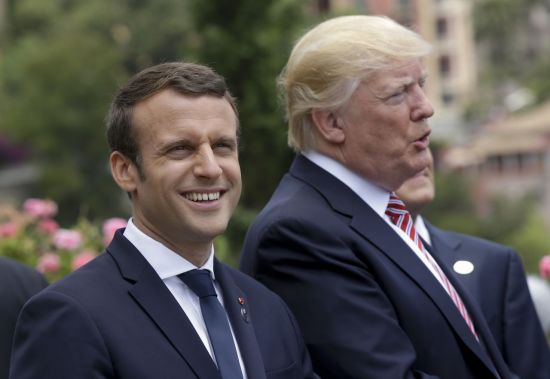 에마뉘엘 마크롱 프랑스 대통령(왼쪽)과 도널드 트럼프 미국 대통령 [이미지출처=AP연합뉴스]