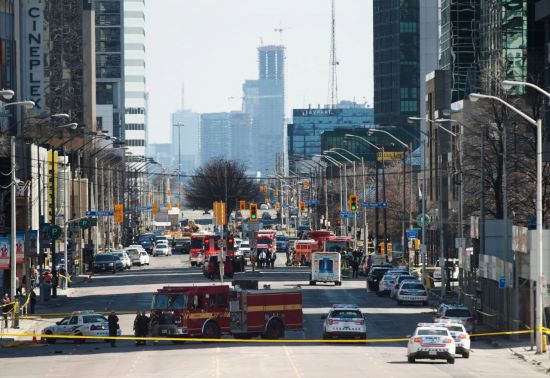 캐나다 토론토서 인도로 차량돌진…최소 9명 사망