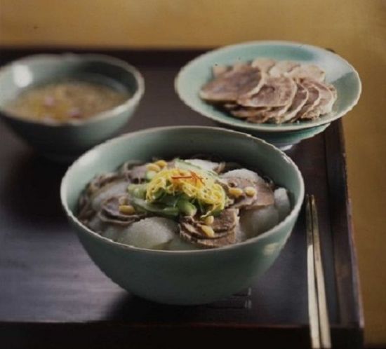조선시대 임금들이 즐겨 먹었던 냉면으로 알려져있는 '배동치미 냉면' 모습(사진= 궁중음식연구원)