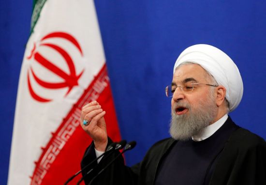 로하니 이란 대통령 "트럼프, 정치·법 모르는 장사꾼"
