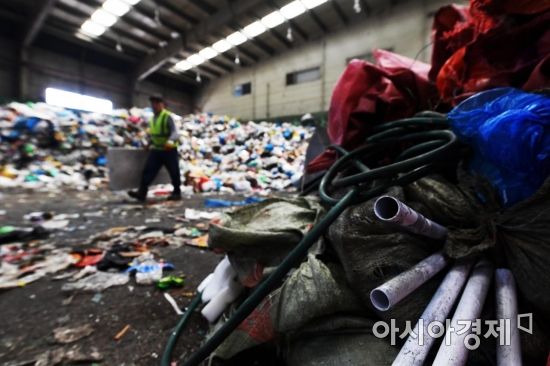 [뉴스 그 후]수거된 재활용품 80%가 '쓰레기'‥잘 버리는 법