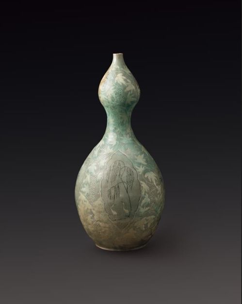 고려 청자상감표형병, 국내 경매서 16억5000만원에 낙찰