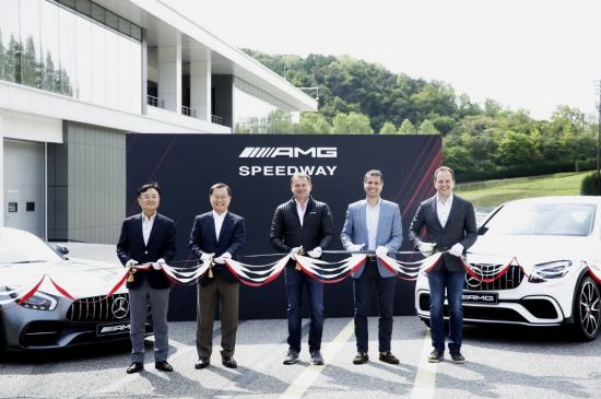 벤츠 AMG 레이싱 트랙, 전세계서 한국에 첫 오픈..."질주본능 만끽"(종합)