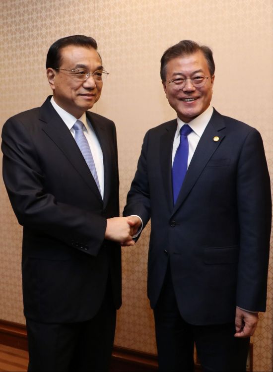 문 대통령 "미세먼지, 가장 큰 관심사"…리커창 "원인 매우 복잡"