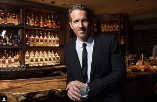 라이언 레이놀즈, 과거 영화 흥행 공약 “소주 원샷” 재조명