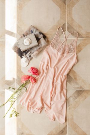 '성년의 날' 가장 받고 싶은 선물은?…속옷·향수·가방 順