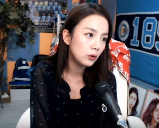 강은비, "암 걸리면 죽어야죠" 발언 사과…"미성숙한 태도, 머리숙여 사과"