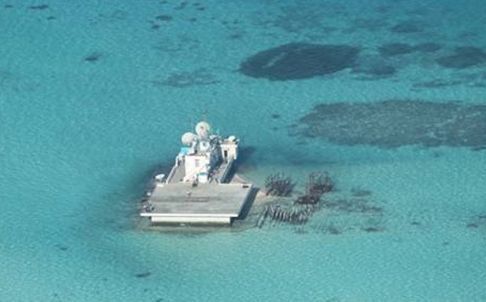 중국이 남해구단선 내에 만들고 있는 인공섬 중 일부 모습.(사진=위키피디아)