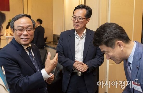 [포토] 국내 기업인 만나는 베트남 후에성 성장