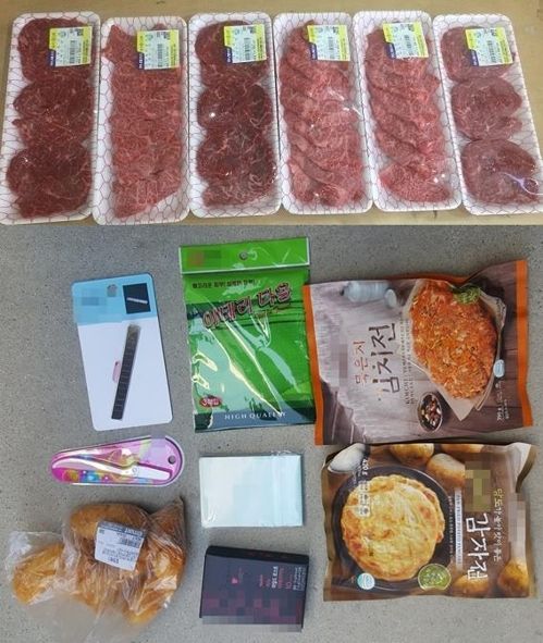 서울 서초경찰서는 대형마트에서 식료품을 상습절도한 양모(42·여)씨를 구속했다고 21일 밝혔다. 사진은 양씨가 마트에서 훔친 절도품들. (사진=서초경찰서 제공)
