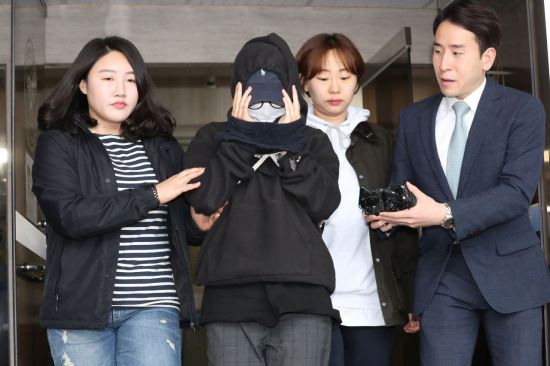 '홍대 누드 몰카' 구속된 여성 모델, 기소의견 검찰 송치