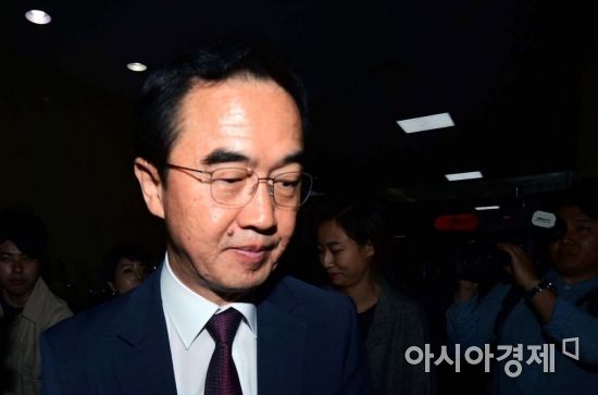 [포토]출근하는 조명균 통일부 장관
