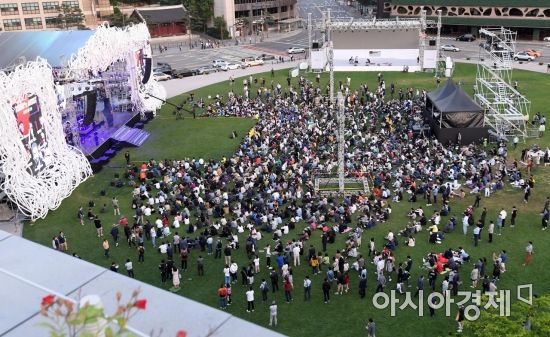 [포토] 드럼페스티벌 즐기는 시민들