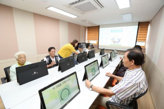 '기억교실’서 치매걱정 덜어내세요! 