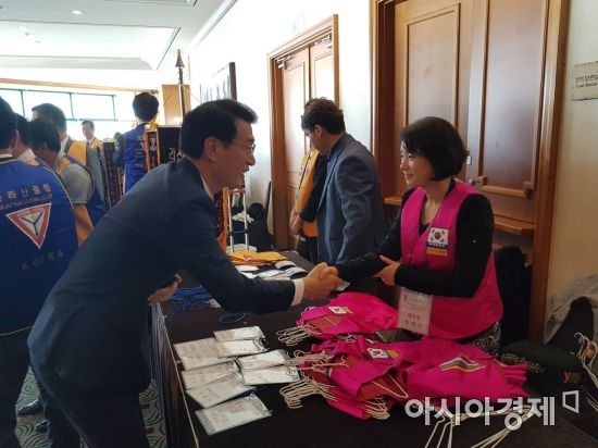  [르포]"가려운데 긁어주는 후보가 낫지마씸, 민심은 반반"