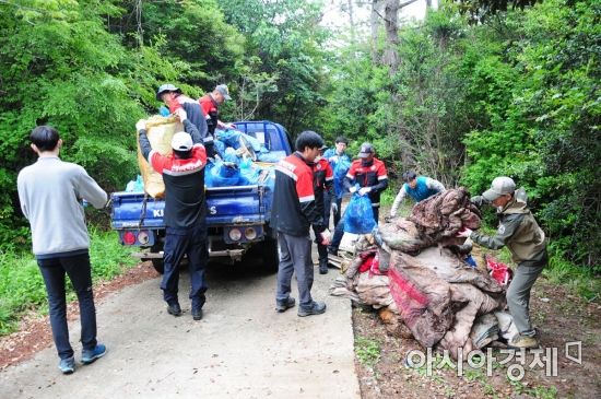 진도군, 산속 무단 방치 폐기물 일제 정비
