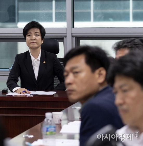 [포토] 최저임금 개정안 관련 긴급 회의