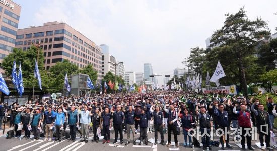 [포토] 총파업대회 투쟁나선 노동자들