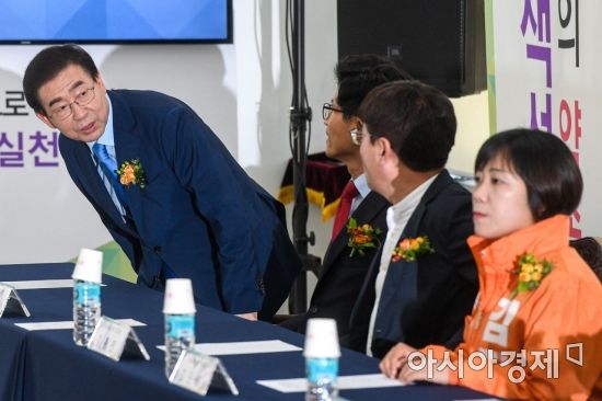 [포토] 인사하는 박원순 서울시장 후보