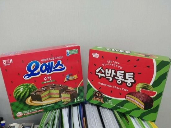 김종국 에스에프씨바이오 회장이 페이스북에 올린 해태제과의 '오예스 수박'과 에스에프씨바이오의 '수박통통' 포장 박스.
