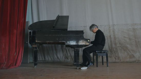 [이종길의 영화읽기]'쓰나미 피아노' 슬픔·평화를 껴안다