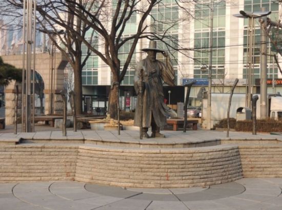 [두 남자의 도시이야기]아홉 노인이 살던 구로구, 옛 것과 현대의 조화