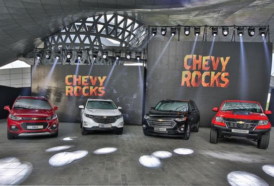 2018 부산국제모터쇼에 출품되는 쉐보레 SUV. 왼쪽부터 트랙스, 이쿼녹스, 트래버스, 콜로라도