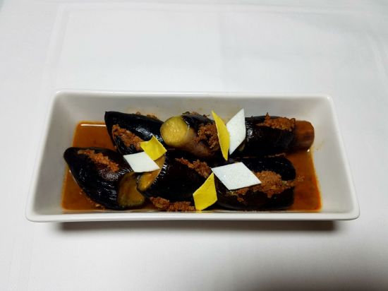 [한국의 맛] 고추장양념의 소고기가 듬뿍 들어간 가지음식 '가지찜'